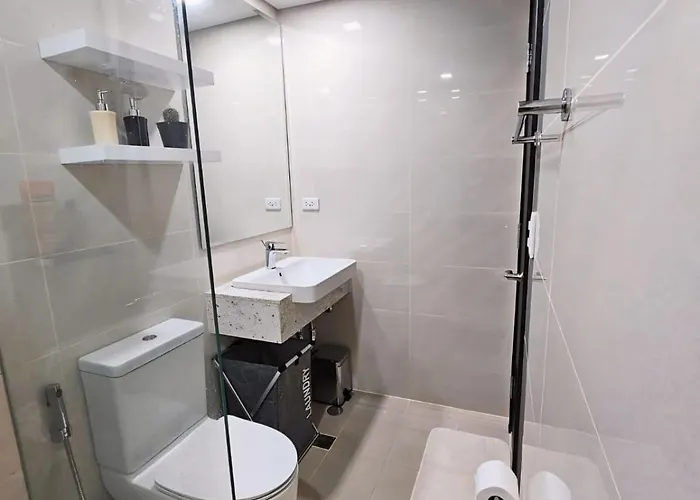 1br Mckinley, Taguig - Sleeps Up To 4! Apartment Manila
