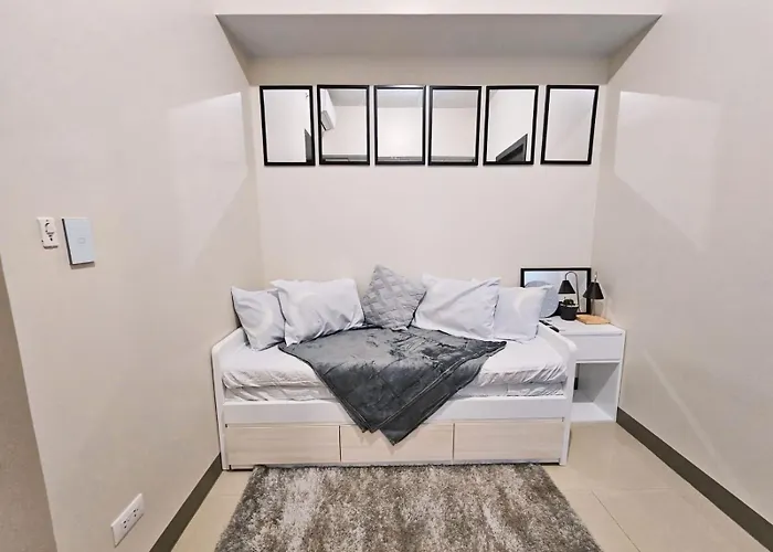 Apartment 1br Mckinley, Taguig - Sleeps Up To 4!