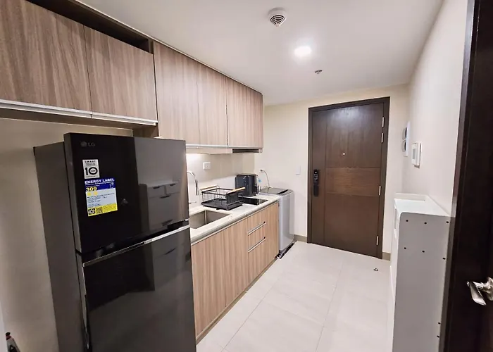 1br Mckinley, Taguig - Sleeps Up To 4! *