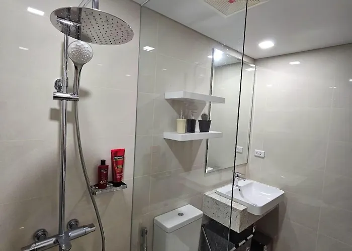 1br Mckinley, Taguig - Sleeps Up To 4! * Manila