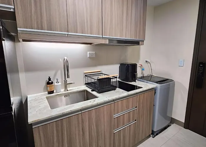 1br Mckinley, Taguig - Sleeps Up To 4! Apartment Manila